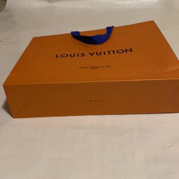 Authentic Louis Vuitton bag - Picture 3 of 4